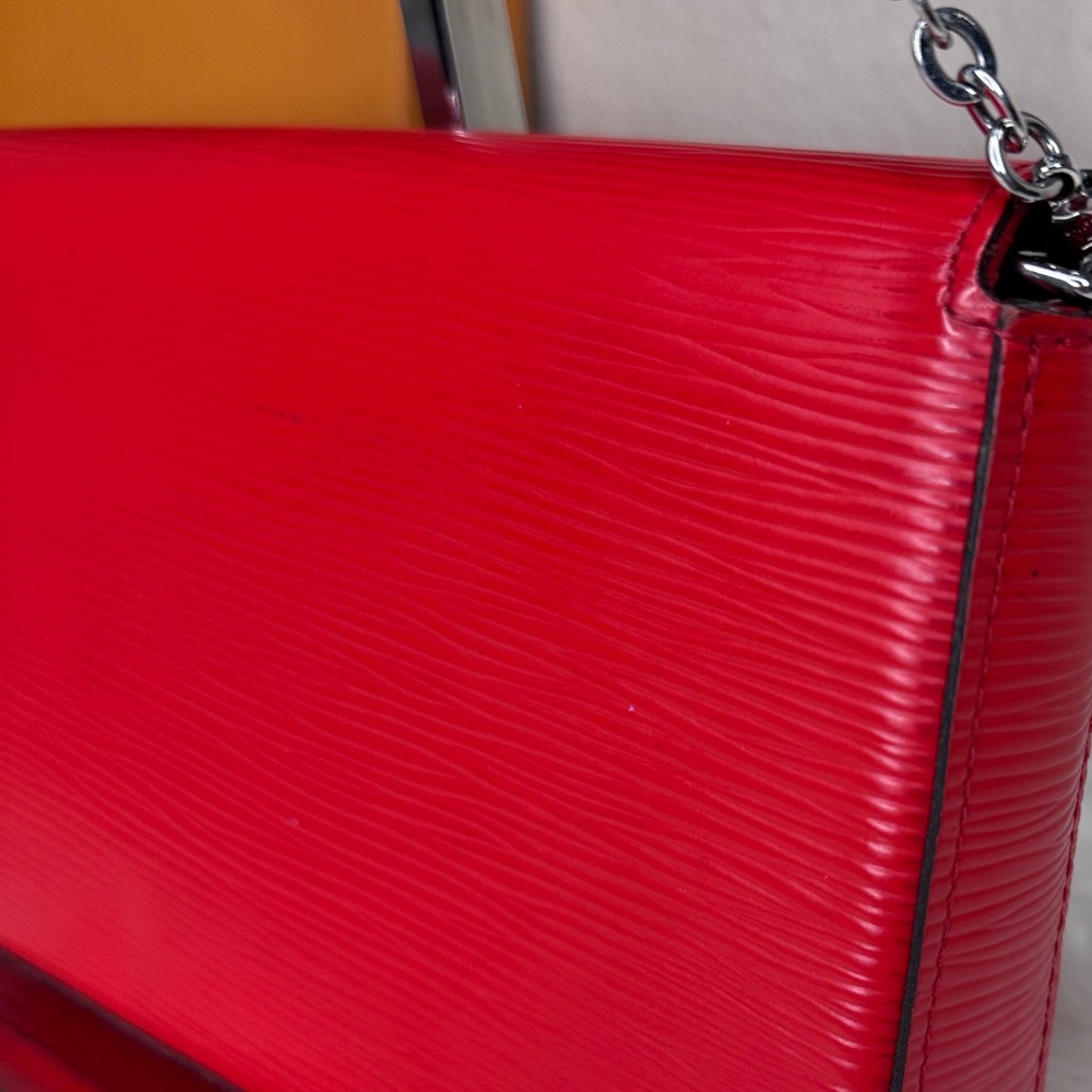 Louis Vuitton Red Felicie Pochette in EPI Leather - Picture 8 of 16